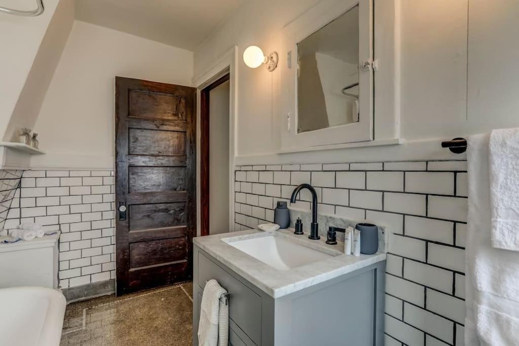 底特律Luxe Mid-Century Styled Historic Townhouse #1别墅 外观 照片